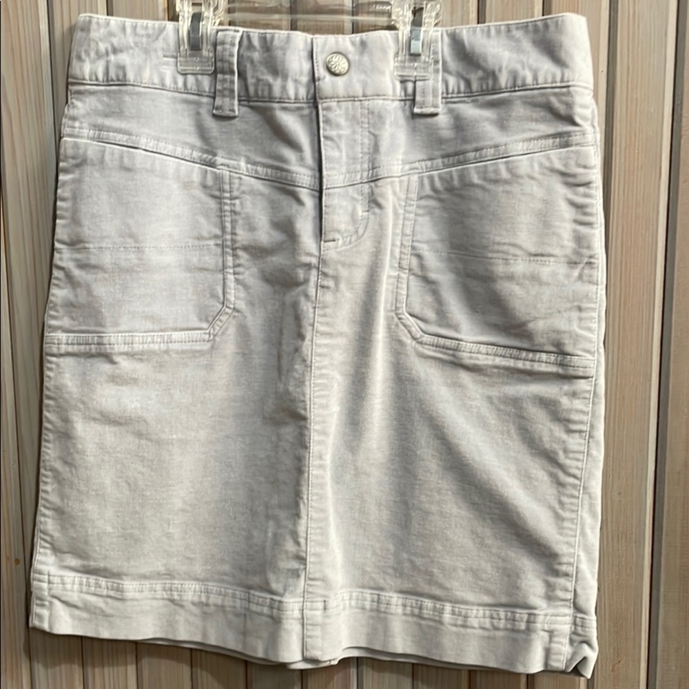 Athleta White Pencil Skirt Knee-Length Casual